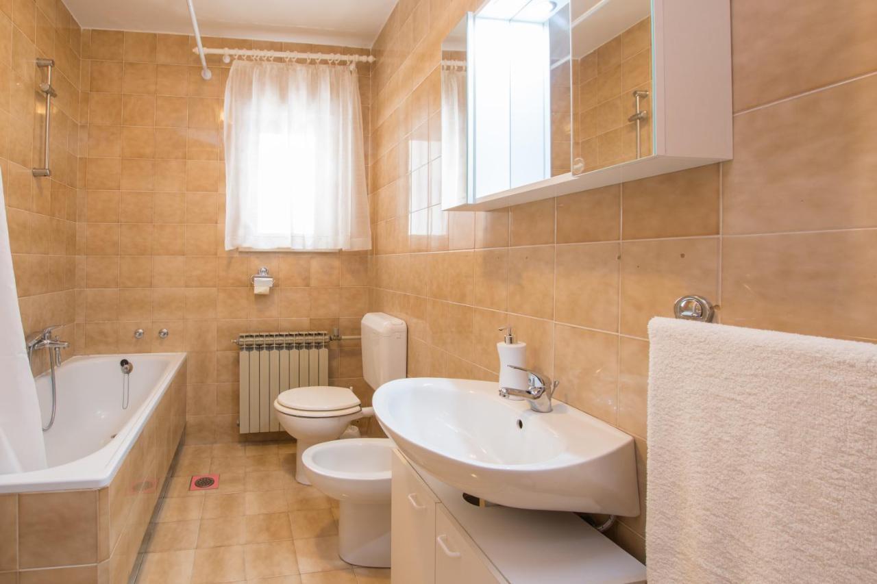 Apartments Nono Toni Пореч Екстериор снимка